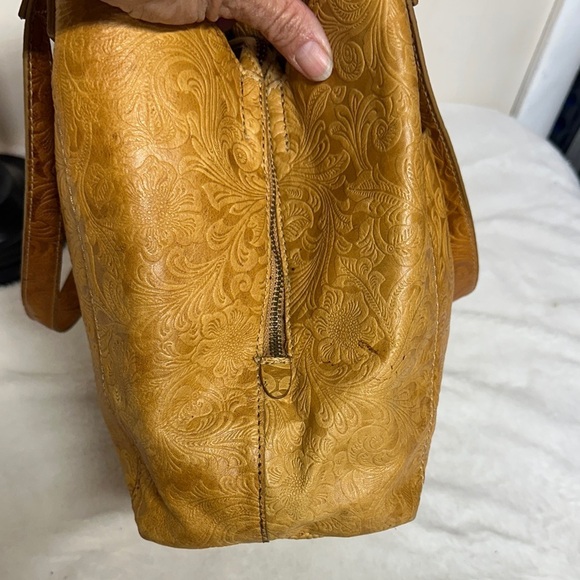 Steven By Steve Madden Embossed Mustard Colored leather Shoulder Bag - Picture 5 of 16